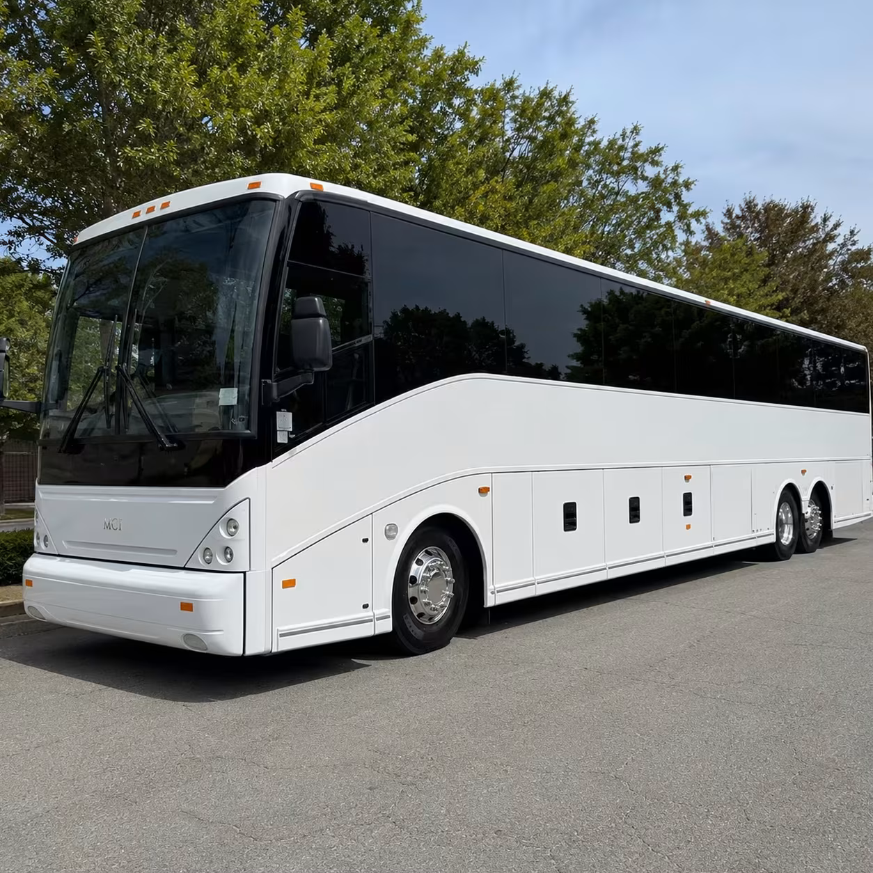 suffolk bus rentals for employees commuting from windsor and beyond